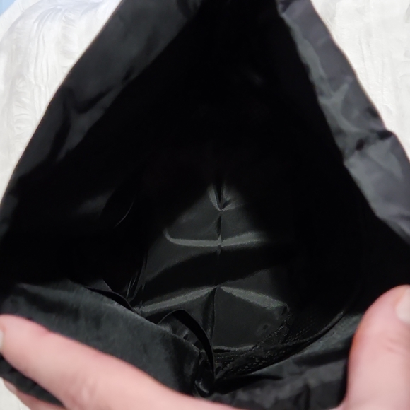 Soft pull string makeup bag - Picture 2 of 5